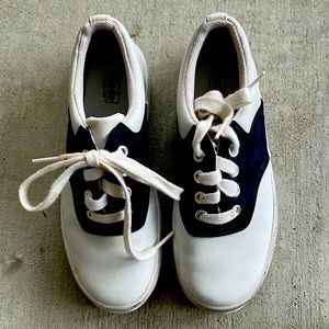 Kid shoes in good condition girls